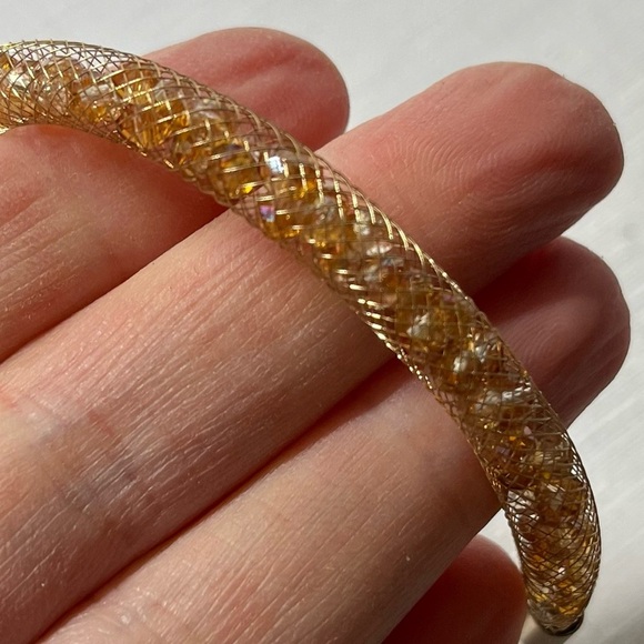 Avon Elegant Gold-Toned Bracelet. Wishing Dust Sparkle Bracelet. Gold. - Picture 3 of 4